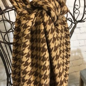 D&Y Accessories - SOFTER THAN CASHMERE SCARF WITH FRINGE BROWNS NICE D&Y Accessories - SOFTER THAN CASHMERE SCARF WITH FRINGE BROWNS NICE